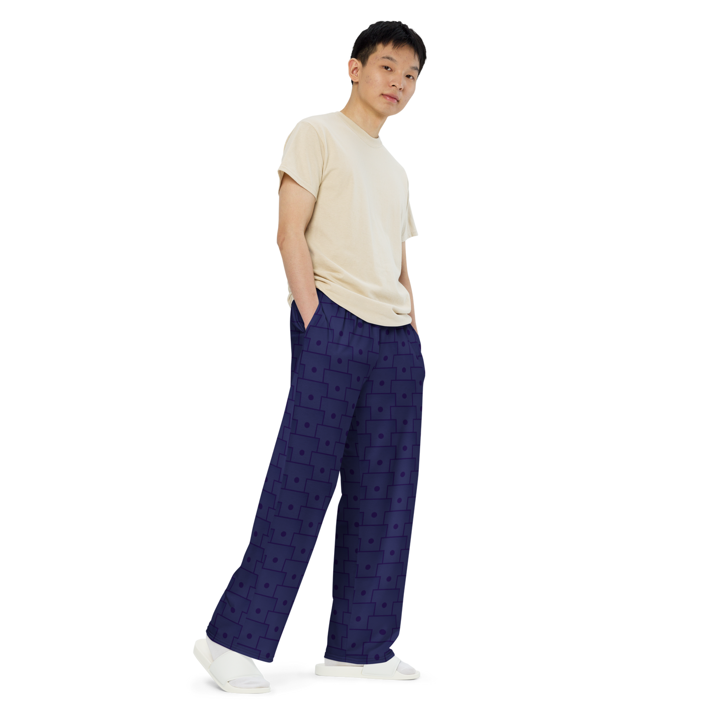 Close-up of Men's Wide-Leg Pants showcasing adjustable waist and relaxed fit.