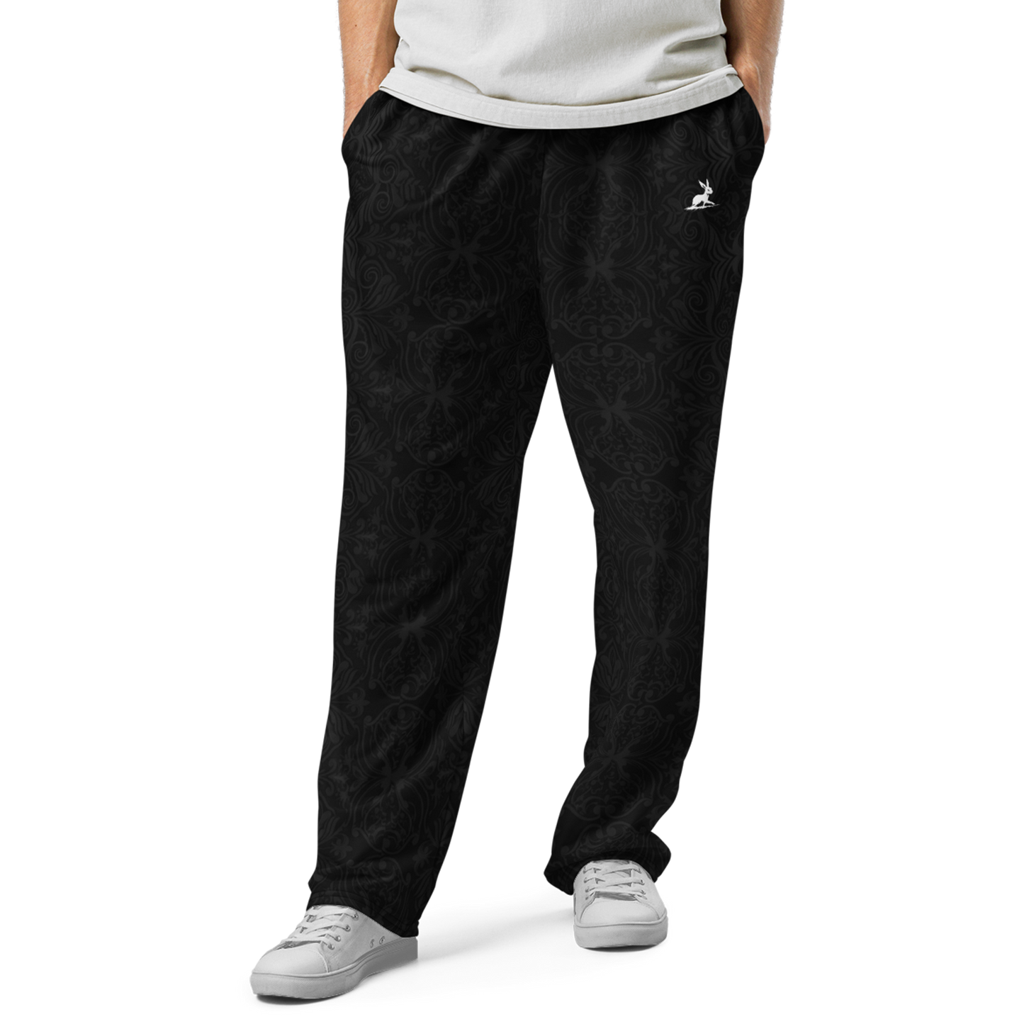 Ink Ivy Wide joggers showcase a '90s-inspired wide-leg design and side pockets.