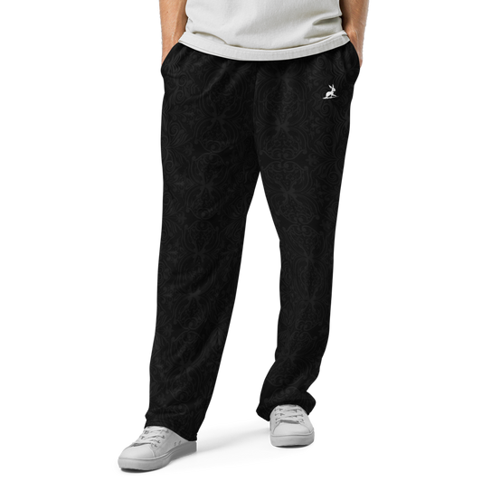 Ink Ivy Wide joggers showcase a '90s-inspired wide-leg design and side pockets.