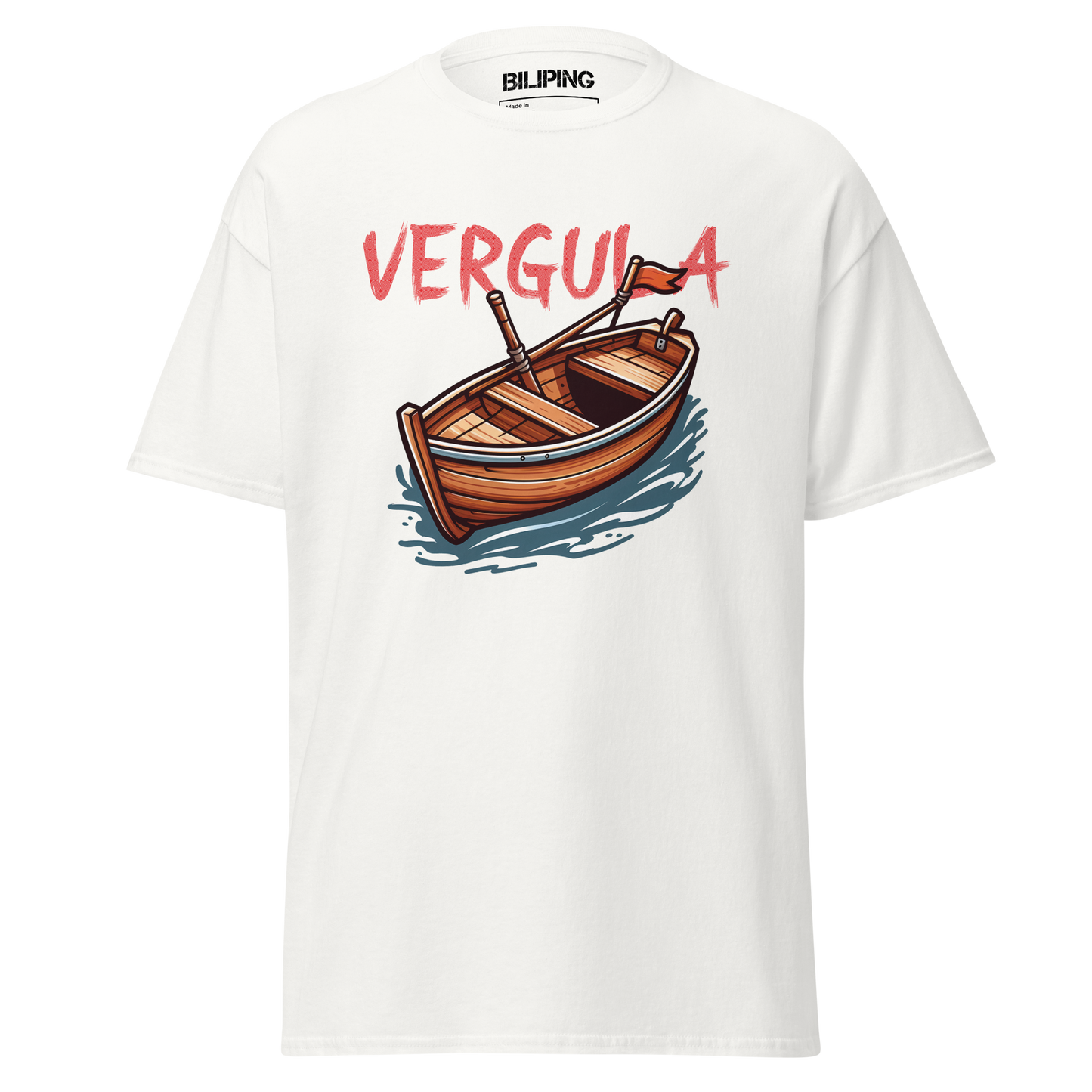 Vergula: White t-shirt featuring a boat design, ideal for everyday comfort.